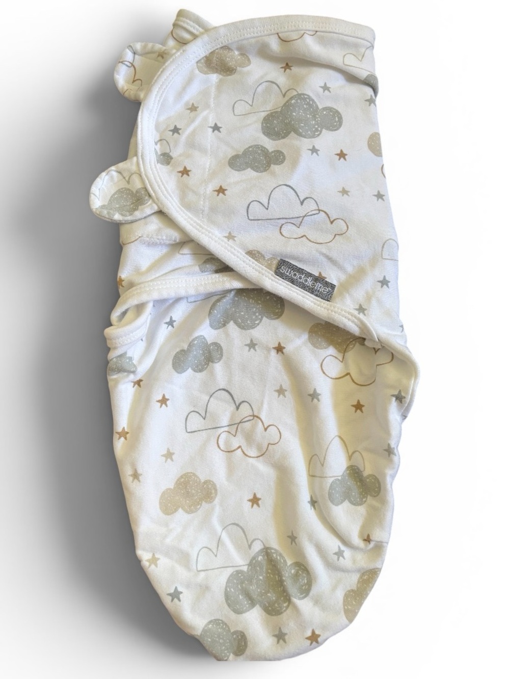 🎉 (0-3m) SwaddleMe Adjustable Baby Swaddle Wrap – Neutral Clouds & Stars Print